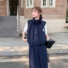 藏青色
