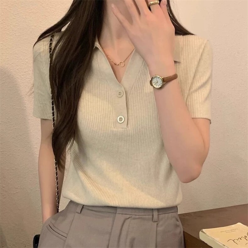 纯色常规款纯欲风赛罗棉刺绣T恤夏季小众翻领v领t恤显瘦针织短款,女装T恤,朝辰羊绒