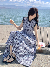 撞色拼接木耳边复古格纹连衣裙女夏2025新款海边度假风过膝长裙子，女装连衣裙，浙宝276（原081）