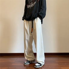 米白色