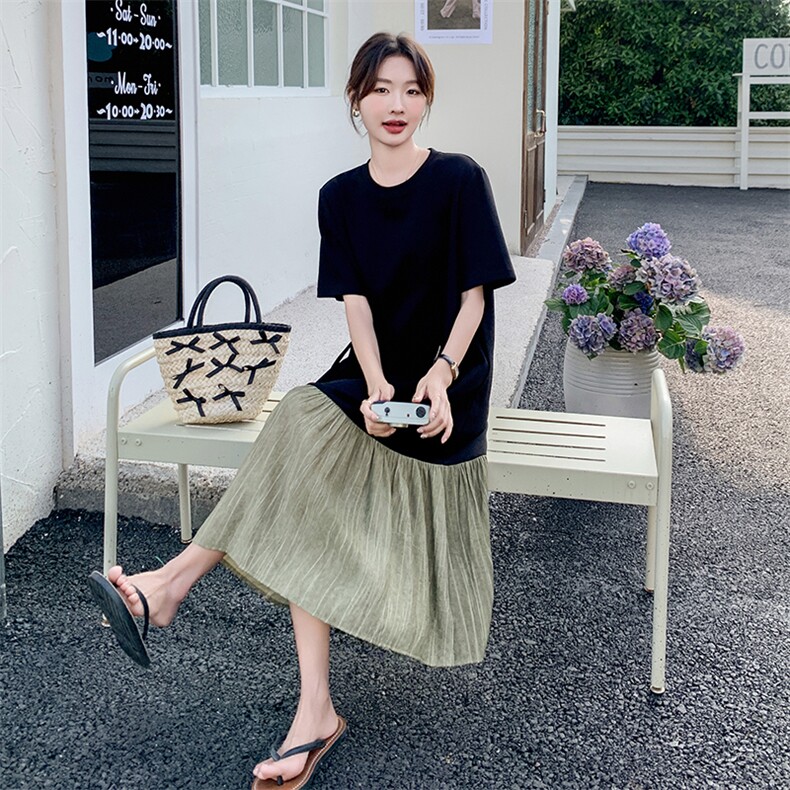 黑色拼接T恤连衣裙2024新款女夏高级感慵懒风宽松遮肚显瘦鱼尾裙,女装连衣裙,2C203
