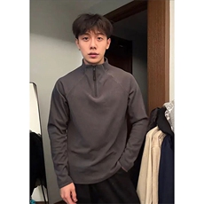 深灰色