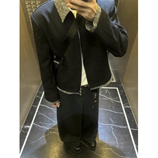 黑色