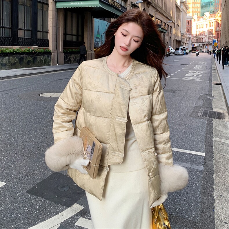 现货！（90新标带检）人丝提花新中式圆领狐狸毛贵气优雅羽绒服女,女装羽绒服,水衣源