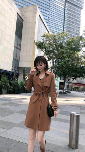 秋款风衣，女装风衣，万姿风情