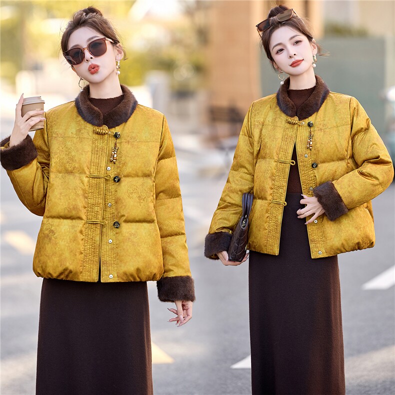 新中式盘扣羽绒服2025年冬季新款气质复古短款毛绒白鸭绒保暖外套,女装羽绒服,蓝朵琳