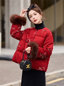 现货。现货。2026年冬季短款重工刺绣真狐狸毛羽绒服图片