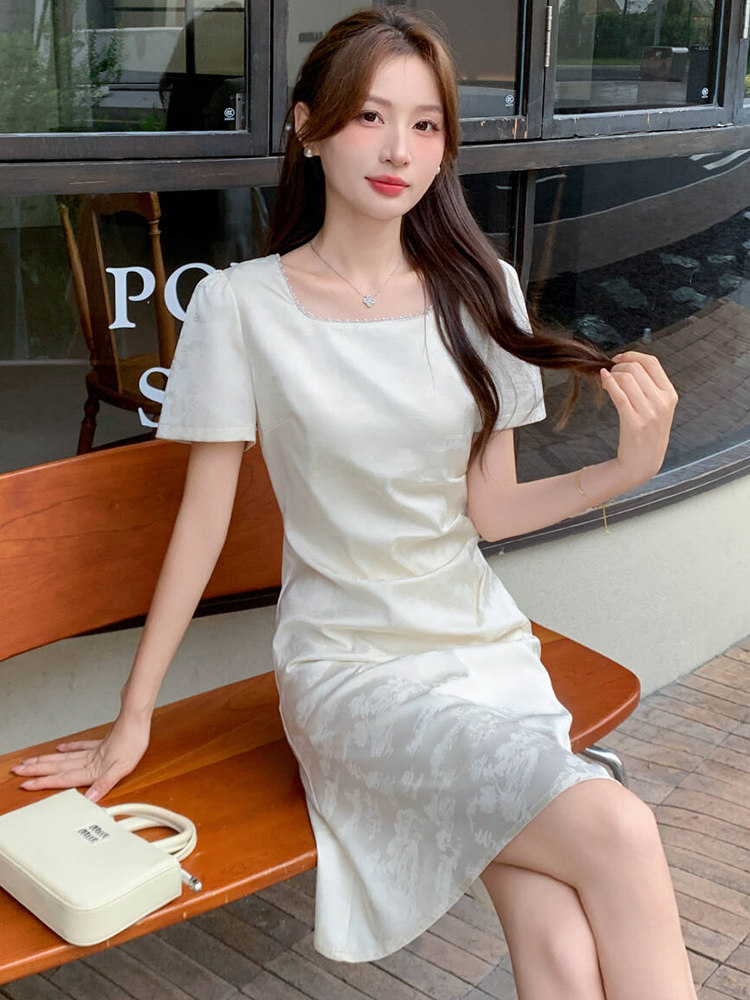 高端时尚方领钉珠提花连衣裙女2025夏季新款小个子修身显瘦A字裙,女装连衣裙,心心服饰