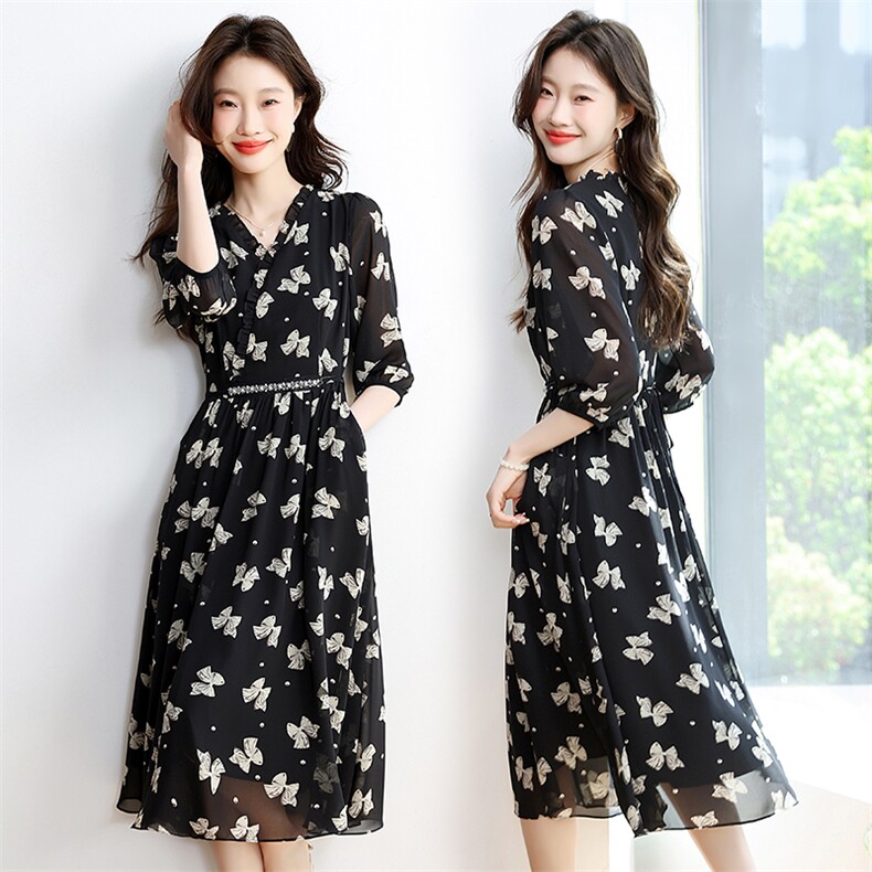 女士碎花连衣裙2025夏季新款收腰显瘦气质V领7分袖中长款大摆裙子，女装连衣裙，星宇服饰