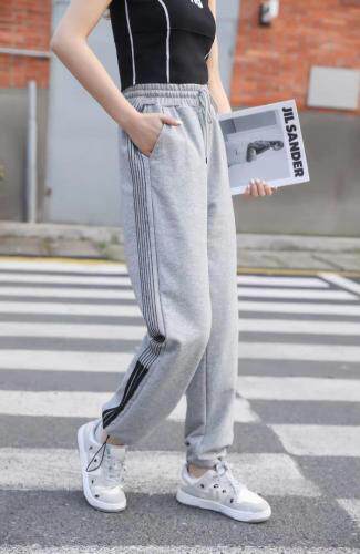 休闲运动款，一裤两穿！，女装，鸿然衣坊