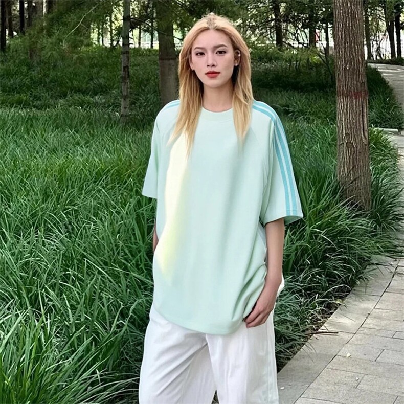 抖音得物品质二开240克宽松纯棉美式潮牌印花三条杠中性风短袖T恤,男装T恤,电商A486-1