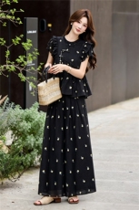 现货2026新中式刺绣盘扣女神范夏季新款巨好看阔腿裤两件套套装，女装套装/套裙，伊仟回
