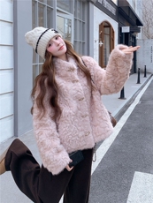 25年冬装新款软糯牛角扣火焰复合皮毛一体外套女182-8687P195K288，女装皮草，帛香坊