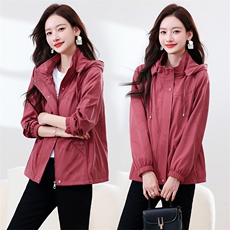 早秋独特漂亮休闲连帽短外套女2025春秋新款宽松时尚夹克上衣，女装短外套，浙宝281