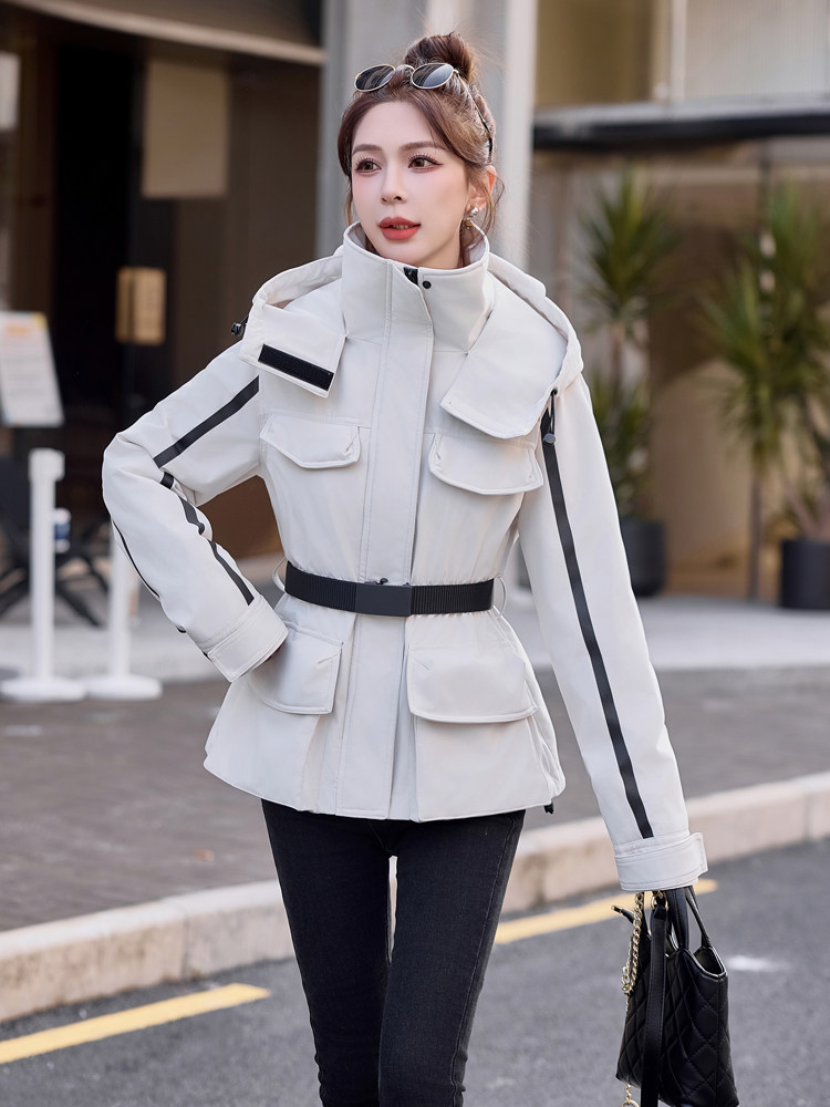 收腰显瘦工装风羽绒服女2024新款冬季小个子气质白鸭绒派克服外套,女装羽绒服,意芙