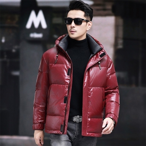 实体男士羽绒服主推款大货高品质,驼色羽绒服搭配围巾图片