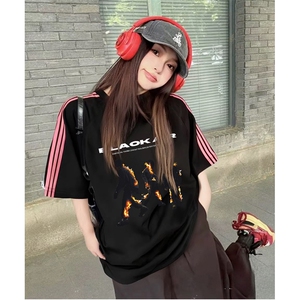 抖音得物品质二开240克宽松纯棉美式潮牌印花三条杠中性风短袖T恤图片