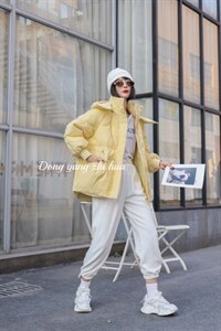 糖果色羽绒服，时尚减龄显瘦图片
