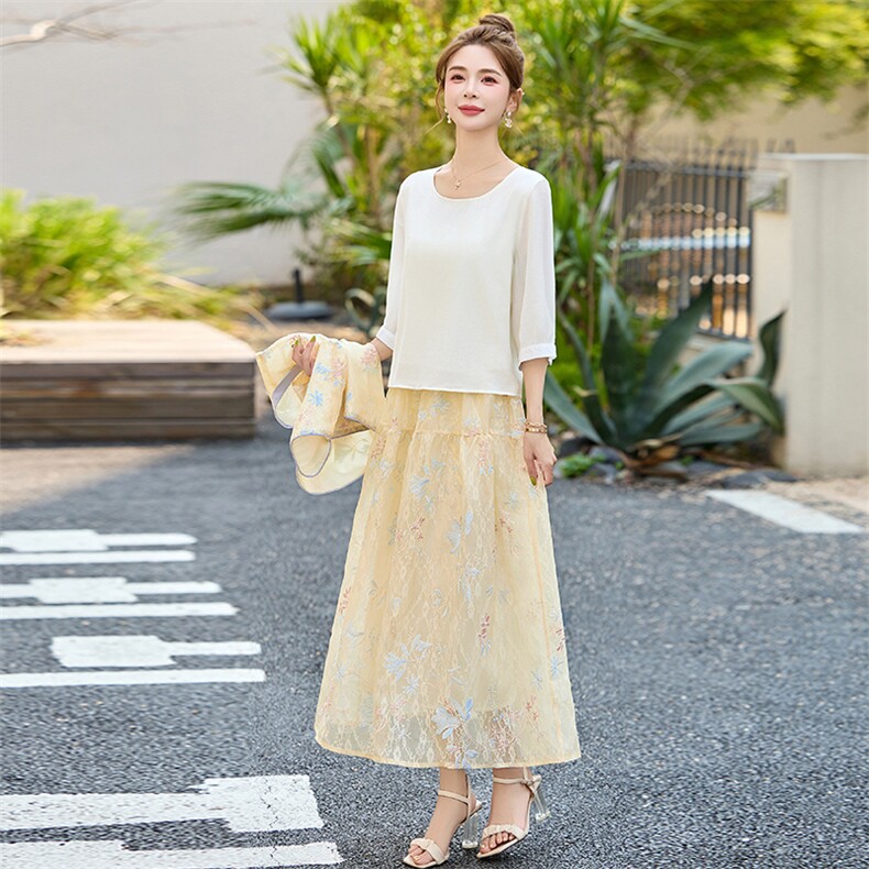 2025春上新复古新中式高级感真丝纱刺绣马甲女百搭国风排扣外套,女装连衣裙,香莘料
