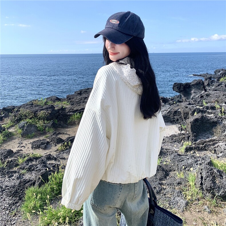 美式chic连帽白色短款棒球服外套女春秋超火好看小众高级夹克上衣,女装短外套,2B237