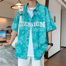 湖绿色