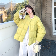 黄绿色