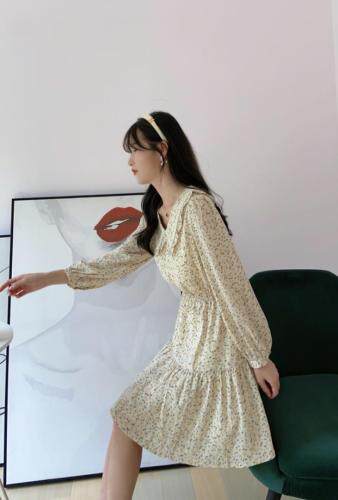 现货碎花收腰连衣裙，女装连衣裙，Linda Jean