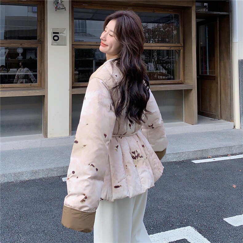 新中式轻熟风晕染碎花真毛领羽绒服女2025冬季系带收腰白鸭绒外套,女装羽绒服,艾米莉亚