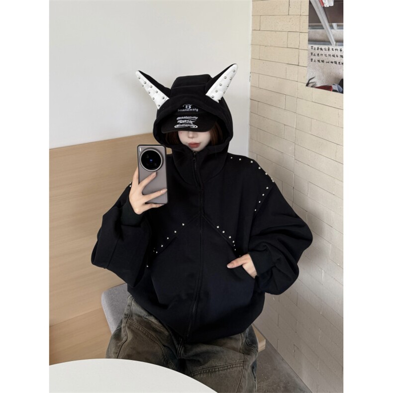 A533-P88 杜宾犬铆钉连帽卫衣外套秋休闲宽松复古设计感夹克上衣图片