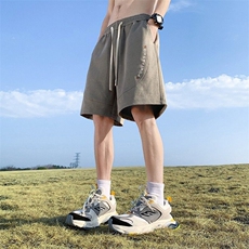 灰绿色