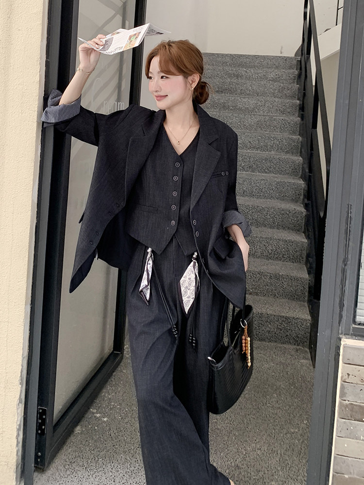 高级感慵懒宽松休闲西装显瘦马甲气质长裤三件套女秋2025新款套装,女装套装/套裙,浙宝192（原082）