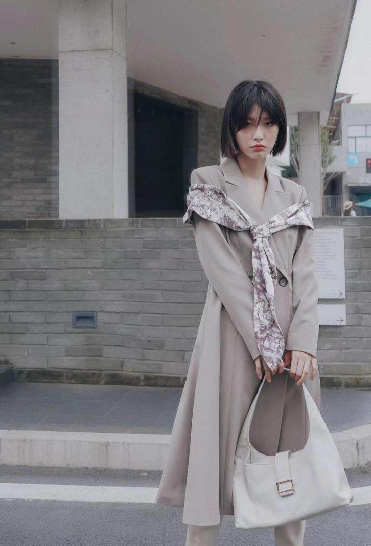 D家丝巾拼接西装裙假两件…，女装西装，GN