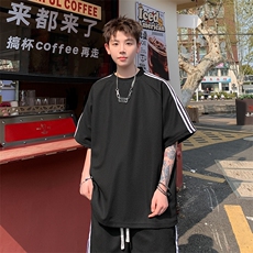 黑色