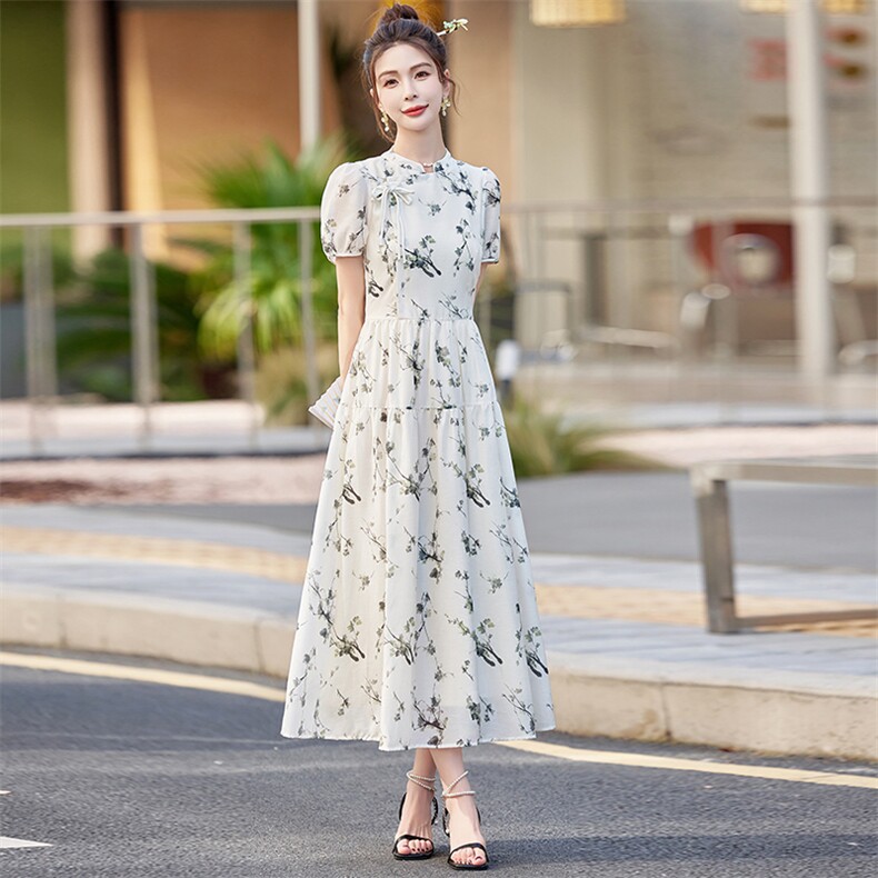2024夏季新款复古风中长款圆领盘扣印花连衣裙,女装连衣裙,天丝秀