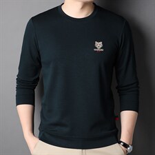 墨绿色