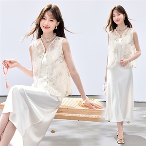 夏季新款现货！2026新中式洋气时尚重工马甲+珍珠吊带裙两件套女图片