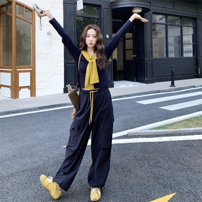 休闲减龄穿搭藏蓝色T恤套装女春秋超火好看高级感工装长裤两件套图片