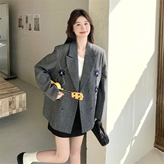 女长袖西装宽松轻职风秋季短款春秋纽扣刺绣宽松型小香风气质时尚，女装西装，2C115