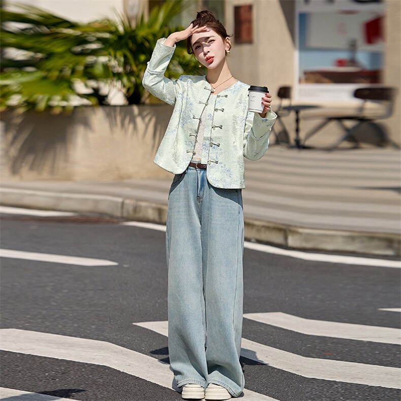 2025年春季新中式G风短款提花宽松外套女,女装短外套,依万里
