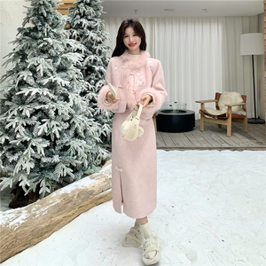 粉色千金感羽绒服外套半身裙套装女秋冬2025新款新中式刺绣两件套图片