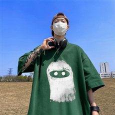 墨绿色
