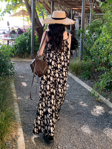 大码法式碎花背带裤女2024胖mm夏季浪漫海边度假垂附感阔腿连体裤图片