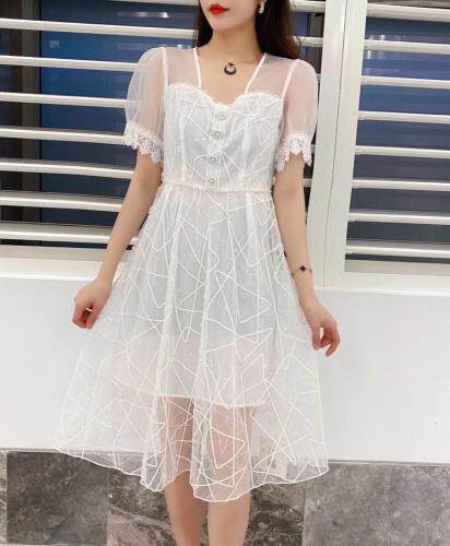 现货重工蕾丝仙气手工串珠连衣裙，女装连衣裙，艾蔚儿