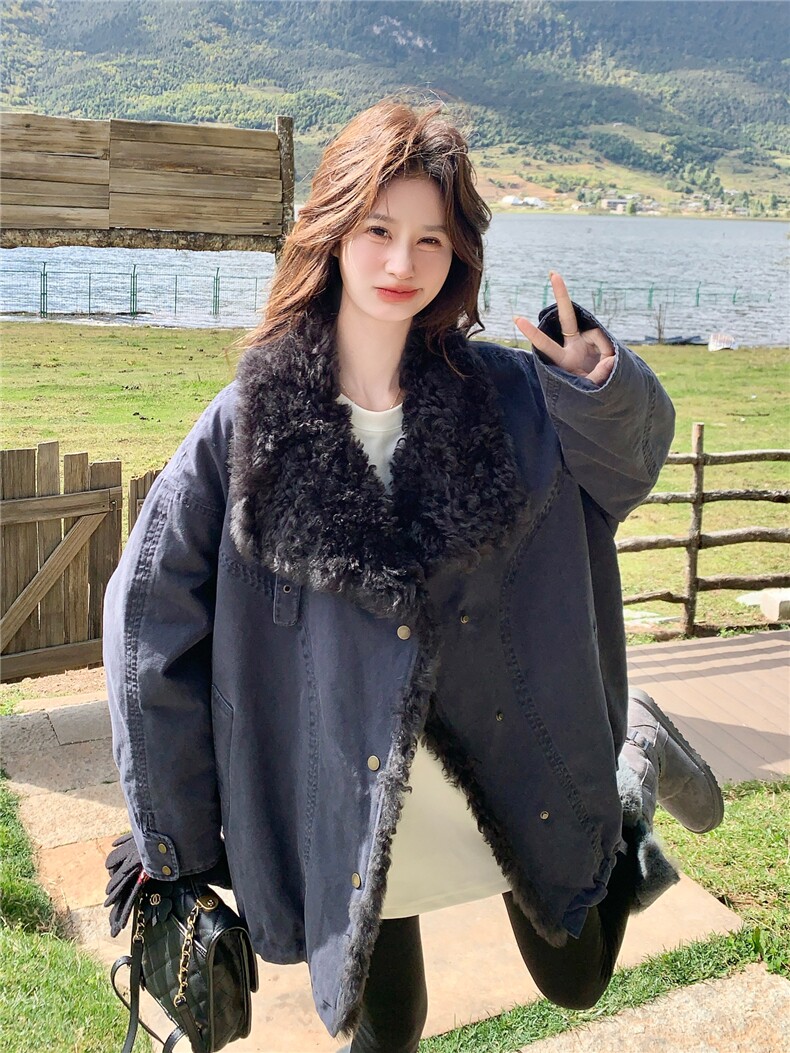 韩系藏青色羊羔毛领加厚保暖派克服女冬中长款外套,女装派克服,2C259