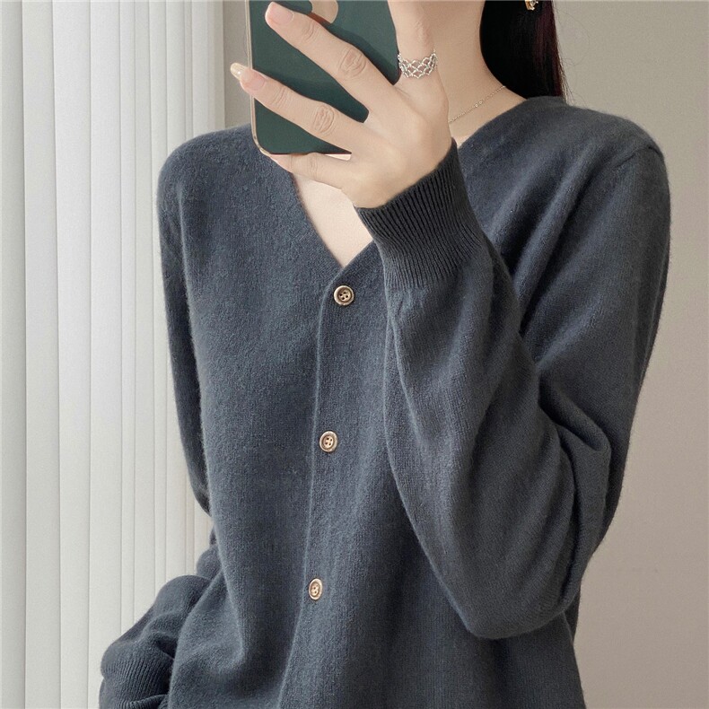 2025年秋季常规长袖V领时尚百搭通勤开衫，女装针织衫/毛衣，赛冬羊绒
