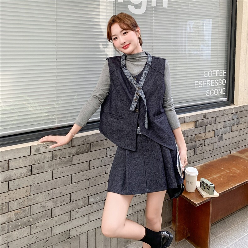 设计感马甲打底衫百褶短裙套装女2025秋季新款法式复古显瘦三件套,女装套装/套裙,2D037