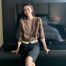 2025秋冬百搭时尚v领纽扣长袖针织衫，女装羊绒衫，玛卡隆羊绒