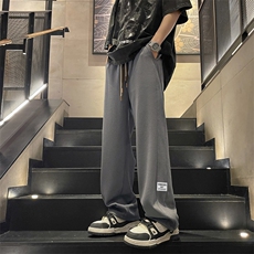 灰色