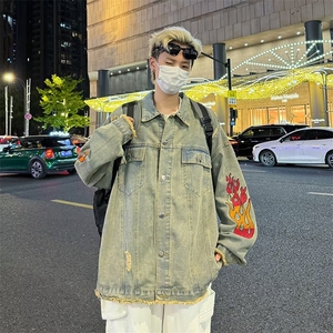 日系翻领单排扣常规复古水洗破坏火焰刺绣牛仔外套男气质潮流图片