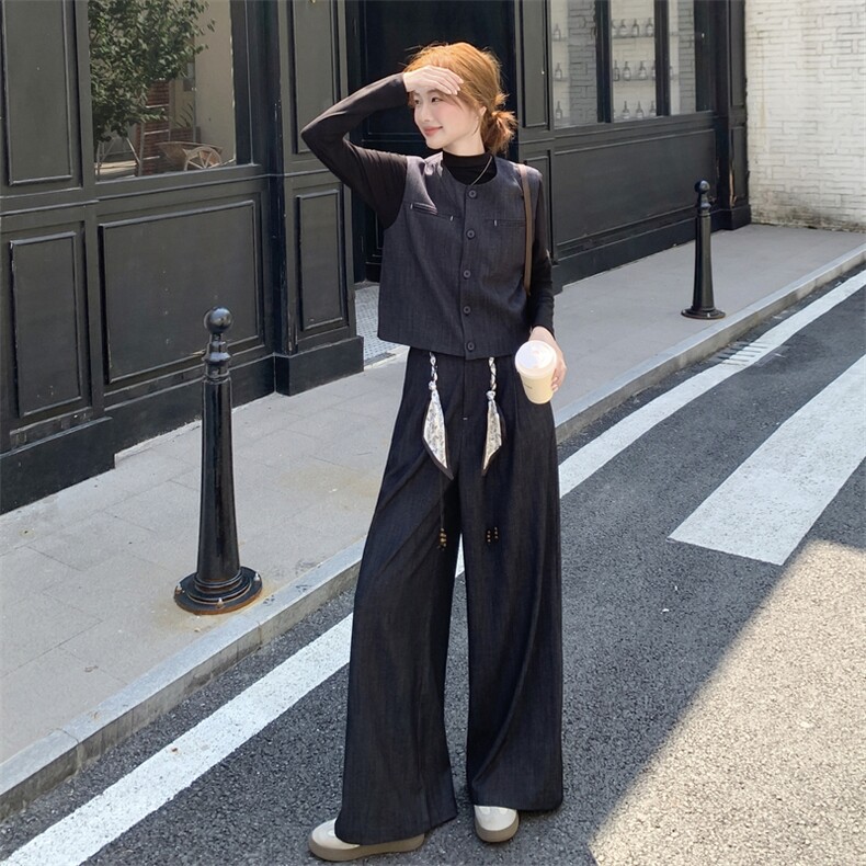 率性挺括淡人牛仔套装女2025秋季复古减龄显瘦T恤马甲拼接三件套图片